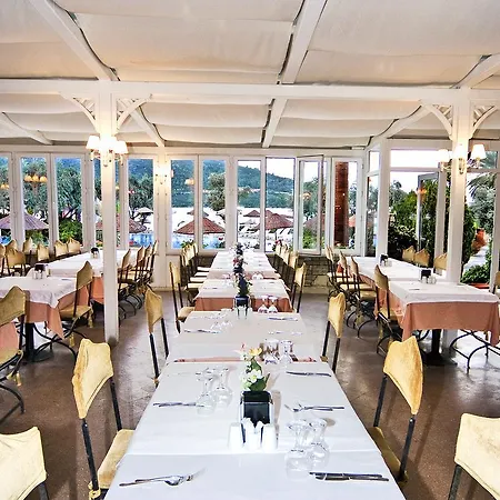Üdülőközpont Izer Club