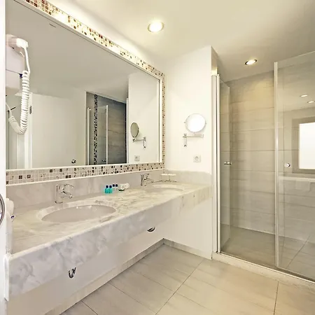 Üdülőközpont Izer Club 4*