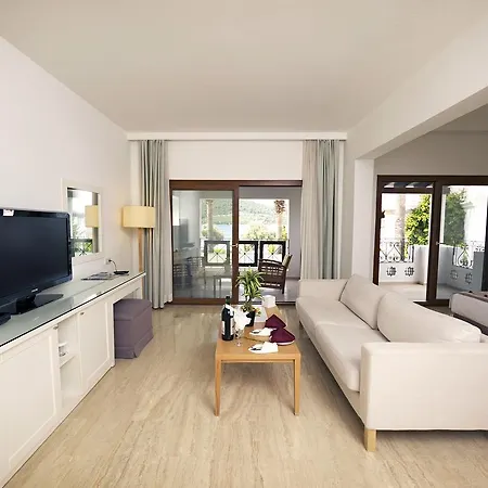 Üdülőközpont Izer Club 4*