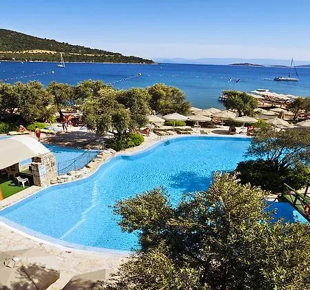 Izer Club Üdülőközpont 4*