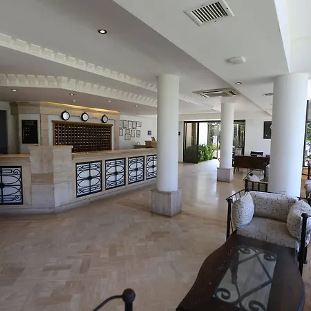 Izer Club Resort Torba